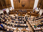 Jednokomorová Slovenská národní rada má 150 poslanc. Ti dnes sloili...