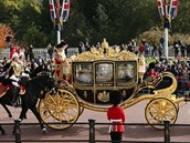 ínský prezidentský pár se v Londýn vozil ve zlatém koáe.