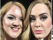 Adele rozjídí nový trend. Selfie s fanouky, a to pímo bhem koncertu....