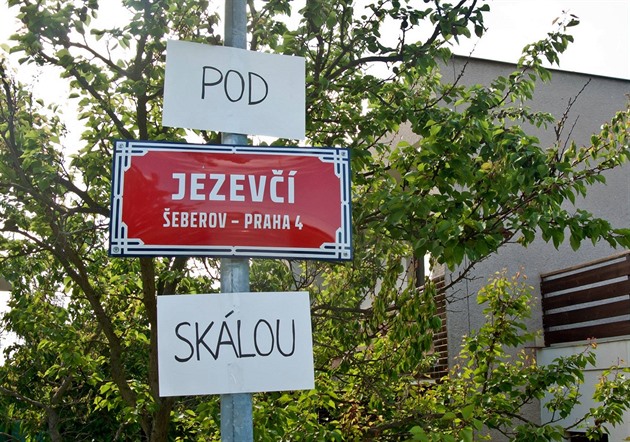 Streetartový umlec Patrik Proko vytvoil z obyejných praských ulic ulice...