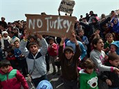 I na eckém ostrov Lesbos se protestovalo. Uprchlíci nechtjí zpt do Turecka.