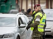 Na n�kolika �eských hrani�ních p�echodech se dnes objevili vojáci. K jejich...