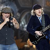 Dlouholetý zpěvák AC/DC Brian Johnson musel kvůli téměř úplné ztrátě sluchu s...