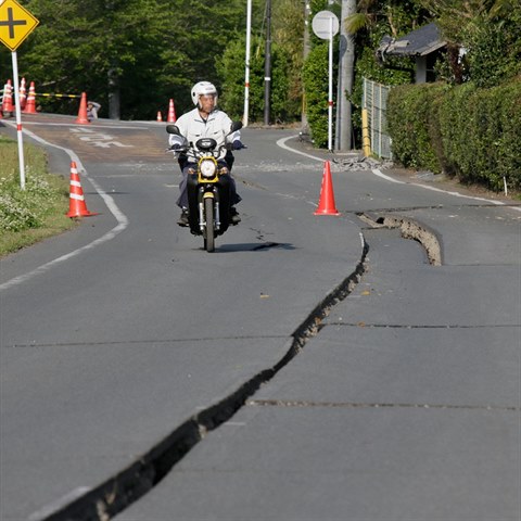 Tentokrt se zem otsla silou 7,3 stupn u msta Kumamoto na ostrov Kj.