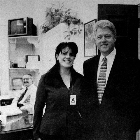 Snmek ze 17. listopadu 1995, kdy Monica pracovala v Blm dom jako stistka.