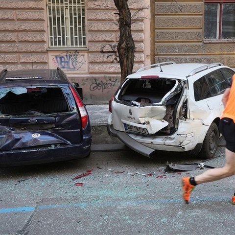 Ulice na Vinohradech vypadala po spanil jzd policejnho dstojnka jako po...