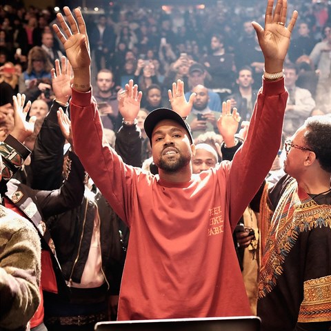 Kanye West potkem nora prezentoval svou novou mdn kolekci a album Life of...