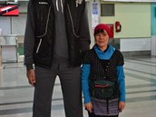 Omlouvám se, e íránský basketbalista átek nemá, není to fotomontá, on má...