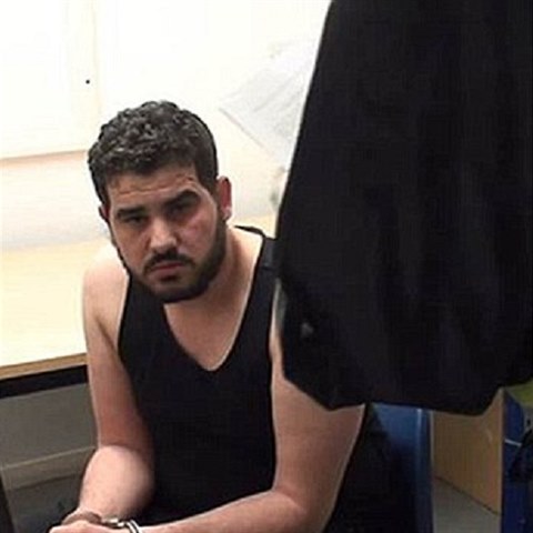 Palestinec Jamal Owda po jedn� ne�sp�n� ��dosti o britsk� azyl ��d� podruh�. Podm�nky v �eck�m v�zen�, kam m� b�t deportov�n jsou podle n�j ned�stojn�.