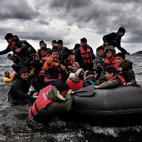 Do Evropy denn piplouvaj stovky uprchlk. Kdy se jim poda ilegln dojet...