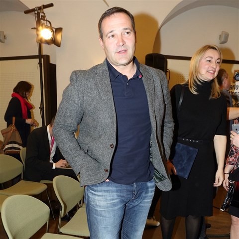 Pavel Zuna moderoval tiskovou konferenci filmovho festivalu v Karlovch Varech.