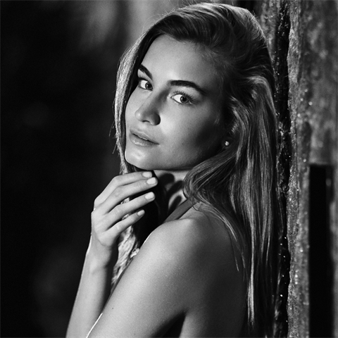 D�vka ��slo 8 Lenka Tekeljakov�.