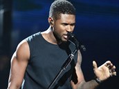 Usher ukázal svtu své nádobíko a hubenou postavu.