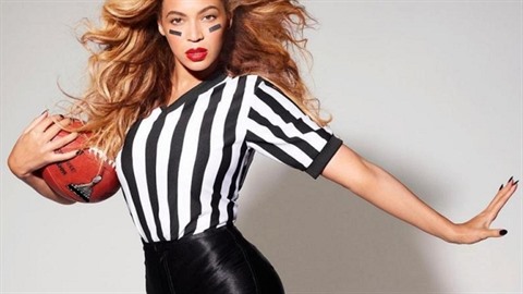 Beyoncé a dalí stars na SUPER BOWL 2016!