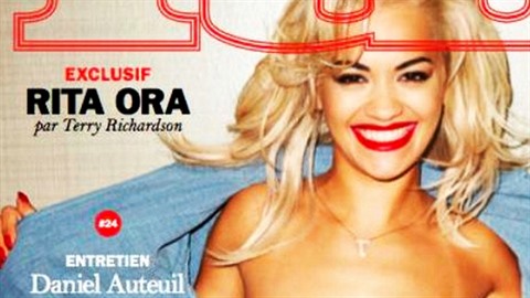RITA ORA ukázala prsa na titulce magazínu LUI!