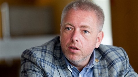 Ministr Chovanec opt nabírá váhu, asy krabikových diet jsou pry.