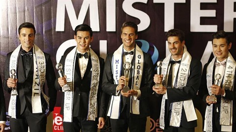 Tomá Martinka získal první místo v souti Mister Global 2016.