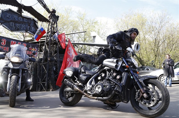 éf motorkáského klubu Noní vlci Alexandr Zaldostanov je kontroverzní osobou.