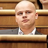 Dvaadvacetiletý Milan Mazurek je na Slovensku poslancem za extremistickou...