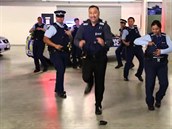 Ale to není vechno, novozélandtí policisté, kteí fakt válí, za to palec...
