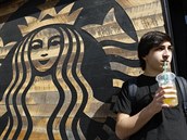 Starbucks není jedinou firmou, která elí bizarnímu naení.