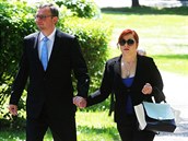 Bývalý premiér Petr Neas dorazil se souasnou manelkou Janou, která ho stála...