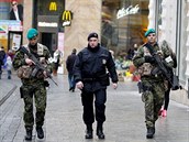 Vojáci byli do ulic nasazeni v reakci na teroristické útoky v Bruselu.