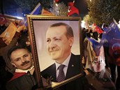 Davotogluovo odstoupení povede k dalímu upevnní moci prezidenta Erdogana.