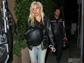 Lady Gaga a Bradley Cooper pistieni pi inu. O co tady jde?