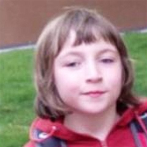 Osmilet� Jana Daniela Petr�ov� ode�la r�no v p�l osm� do �koly, jen�e tam u� na vyu�ov�n� nedorazila, i kdy� to m� kousek.