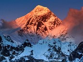 Se svými 8848 metry láká Mount Everest horolezce z celého svta. Pes 250 jich...