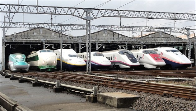 Vysokorychlostn vlaky, jezdc po japonsk trati ikansen.