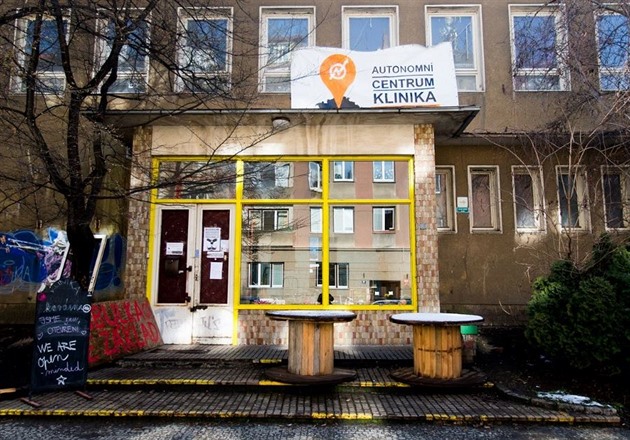 Expres navštívil pražské autonomní sociální centrum Klinika. Místo davů lidí...
