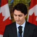 Kanadsk premir Justin Trudeau zpytuje svdom. Bhem strkanice na pd...