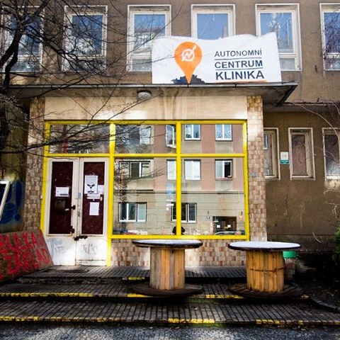 Expres navštívil pražské autonomní sociální centrum Klinika. Místo davů lidí...