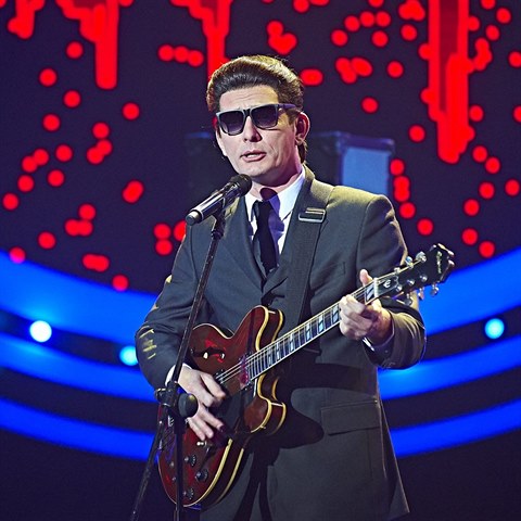 Petr Vondrek se na jeviti objevil jako Roy Orbison