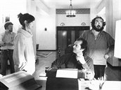 Neustále petáení scén, izolace od zbytku tábu... Kubrick podrobil Shelley...