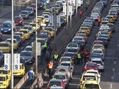 A v Praze probíhaly masivní demonstrace taxiká, Krnáová tvrdí, e dnes se...