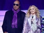 Stevie Wonder a Madonna vzdali poctu zesnulému Princi.