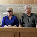 Rodiče Kevina Dahlgrena a sestra s partnerem u soudu.