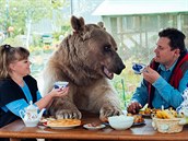 Tou�ili jste n�kdy po tom dát si kafe s medv�dem? Pro Jurije a Sv�tlanu...