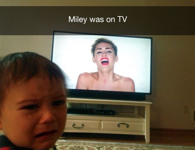 Kluka vyděsila Miley Cyrus.