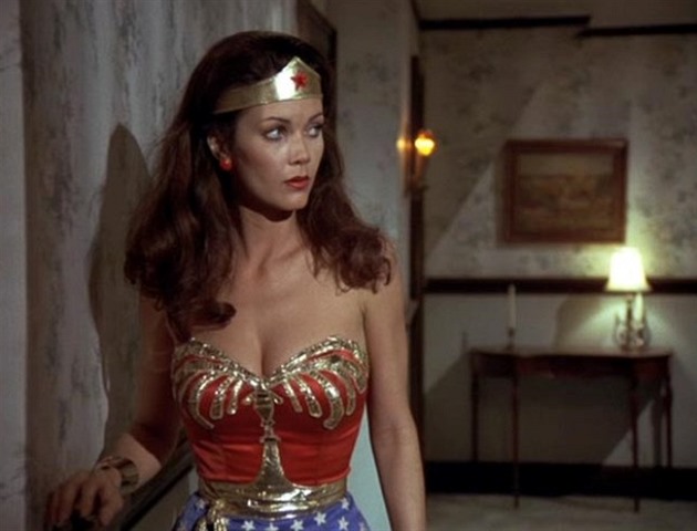 Wonder Woman ze 70. let si musela pokat a do letoka na dalí ztvárnní.