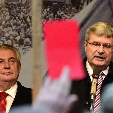 Jansta stl po Zemanov boku i bhem protest na Albertov v roce 2014.