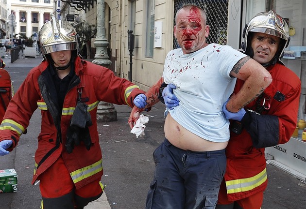 Krvavé boje mezi chuligány se odehrávaly pi EURO v Marseille, Lille i v Nice.