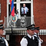 Ji tvrtm rokem se Assange skrv na ambasd Ekvdoru v Londn. Vyhb se...