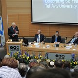 Na vron konferenci telavivsk univerzity Klaus hovoil o migraci. U...