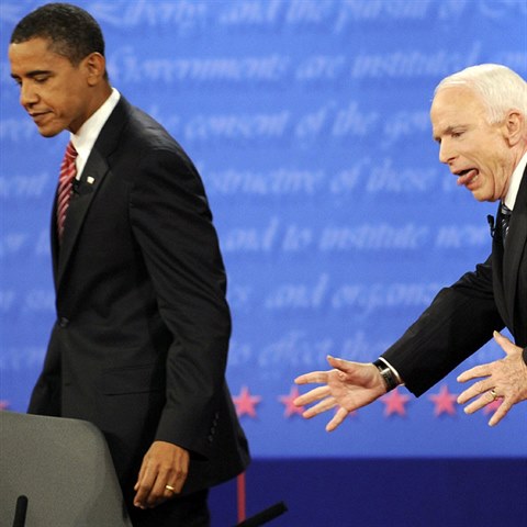 Souboj Obamy s McCainem o keslo prezidenta USA  ml i humorn momenty.