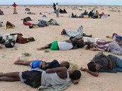 Uprchlíci v africkém Nigeru doplatili na dvru paerákm. Ti skupinu pti...
