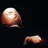 Mumie komunistickho vdce Vladimra Iljie Lenina se v Moskv dokala vyruen...